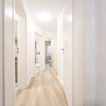 Daire Tolstov Apartments - 1 Schlafzimmer - Wohnzimmer - 25 Min Messe Dus Duisburg