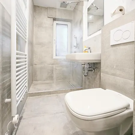 Tolstov Apartments - 1 Schlafzimmer - Wohnzimmer - 25 Min Messe Dus * Duisburg